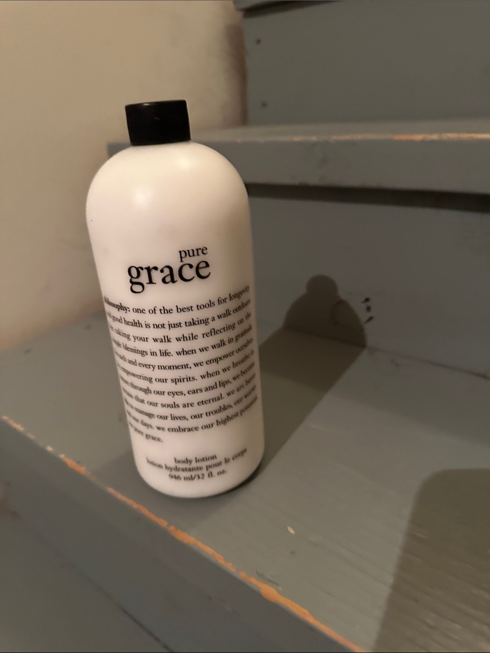 Philosophy Pure Grace lotion - white and black